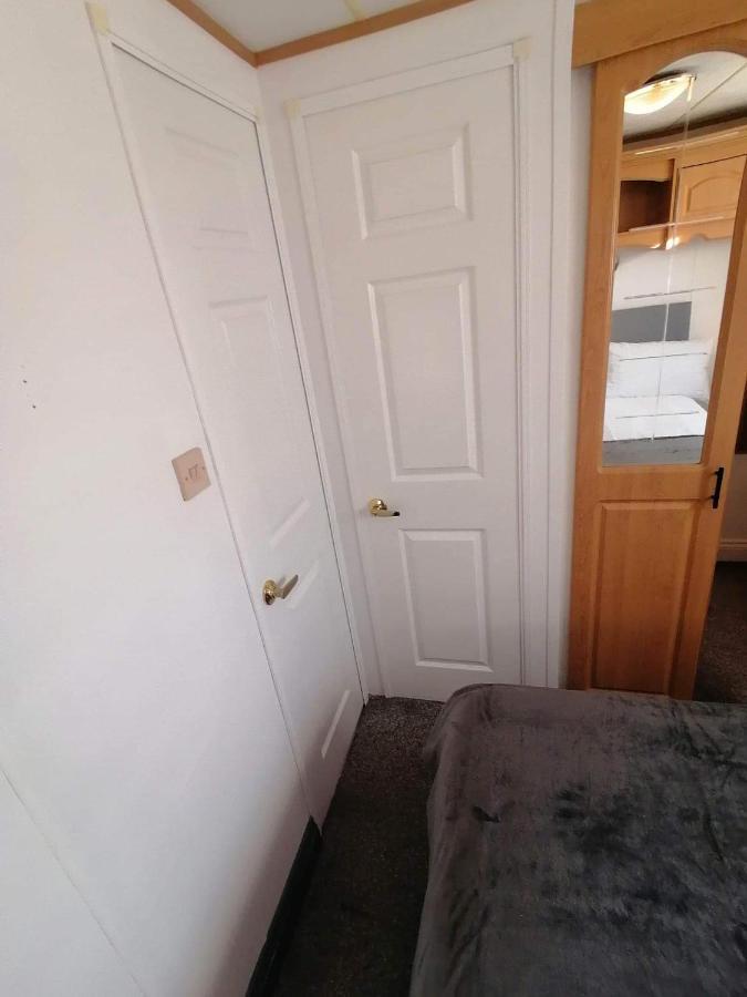 לאונססטון Cornwall Cornwall-Chapmanswell Caravan Holiday Park A30 B&B Bed And Breakfast #41 מראה חיצוני תמונה