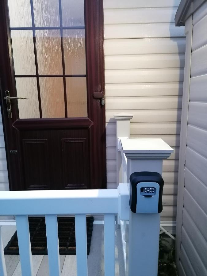 לאונססטון Cornwall Cornwall-Chapmanswell Caravan Holiday Park A30 B&B Bed And Breakfast #41 מראה חיצוני תמונה